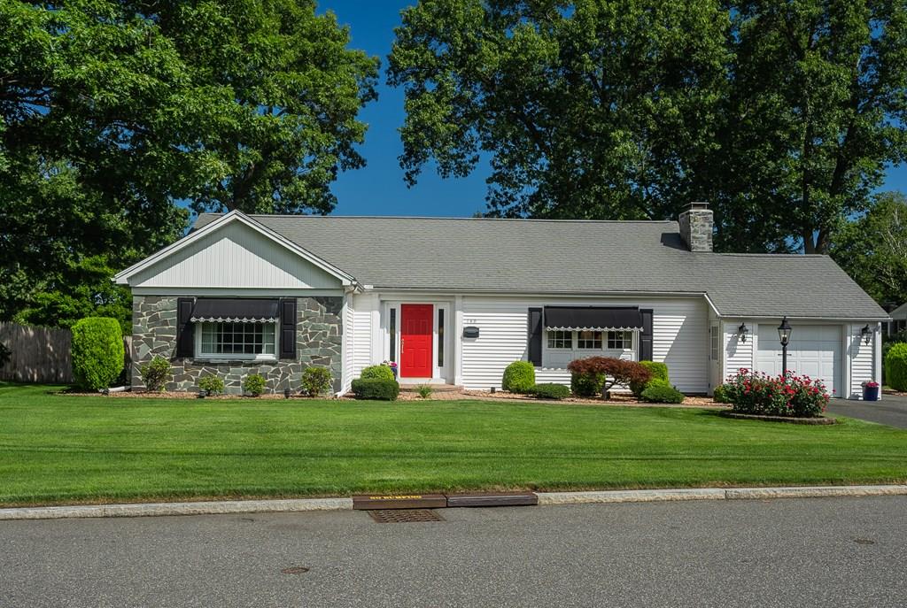 140 Overlook Drive Springfield, MA 01118 - Photo 1 of 42 Gallery Image 1