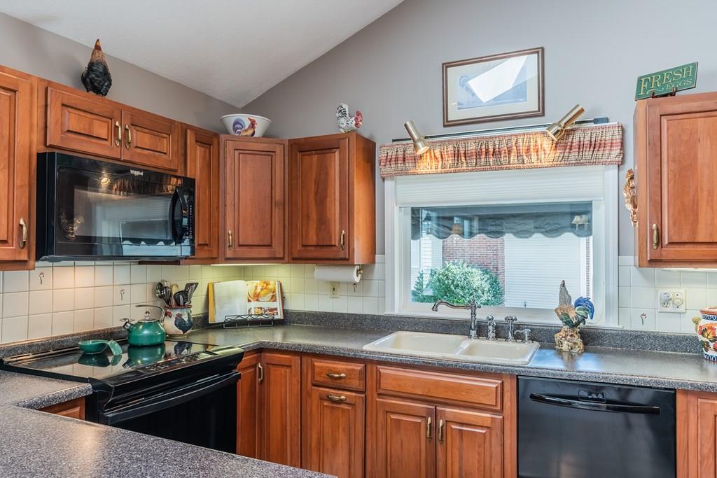 140 Overlook Drive Springfield, MA 01118 - Photo 25 of 42 Gallery Image 25
