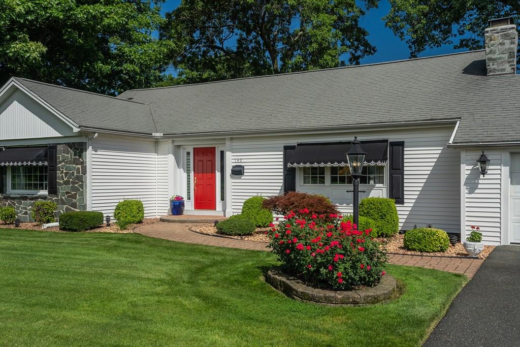 140 Overlook Drive Springfield, MA 01118 - Photo 4 of 42 Gallery Image 4