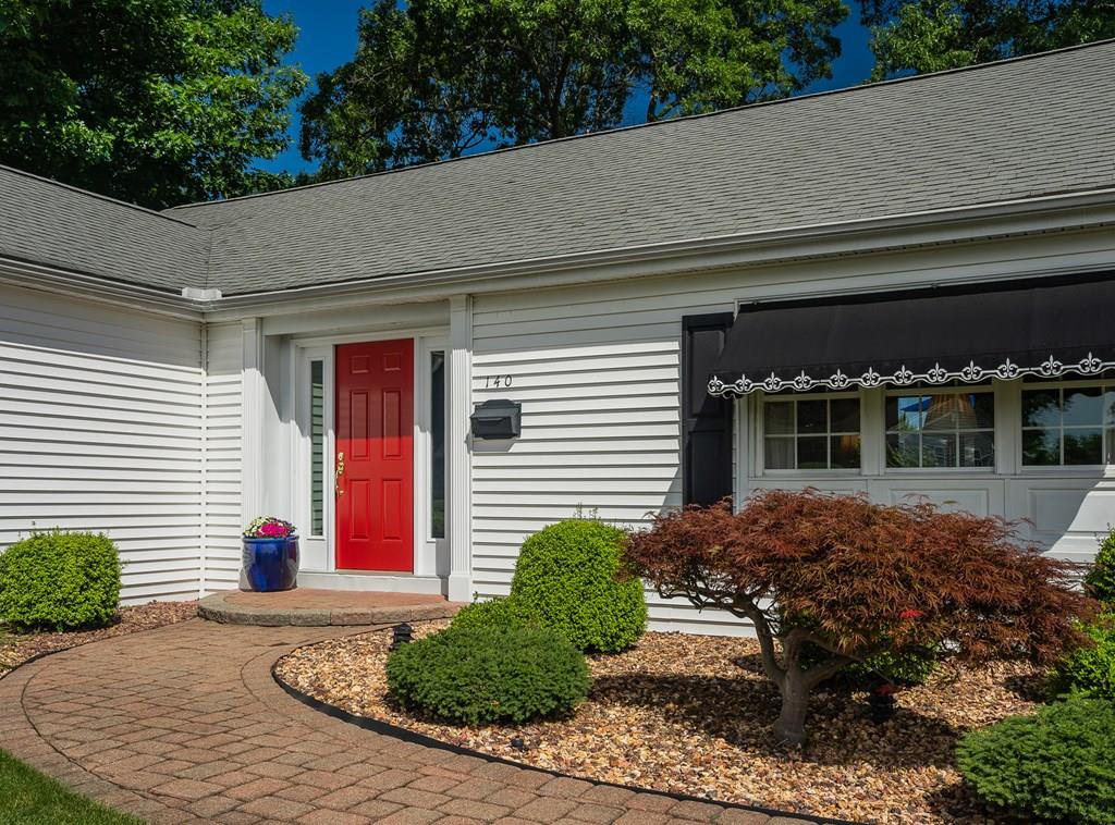 140 Overlook Drive Springfield, MA 01118 - Photo 5 of 42 Gallery Image 5