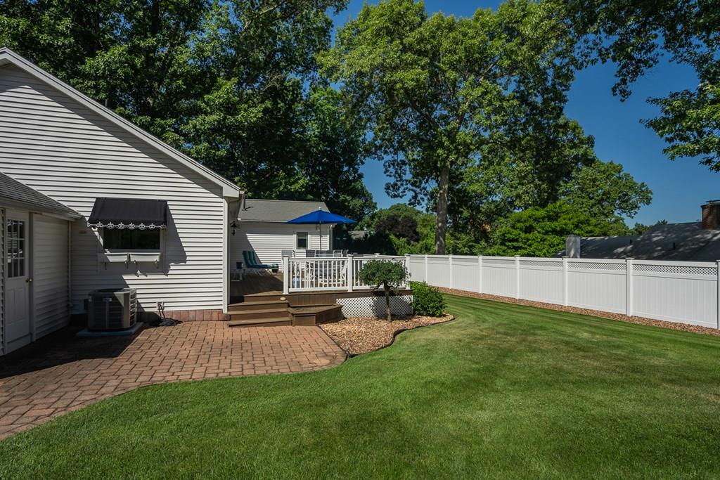 140 Overlook Drive Springfield, MA 01118 - Photo 10 of 42 Gallery Image 10