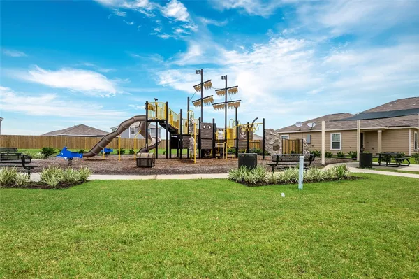 $2,000 | 5819 Golden Cove Road, Cove, TX 77523