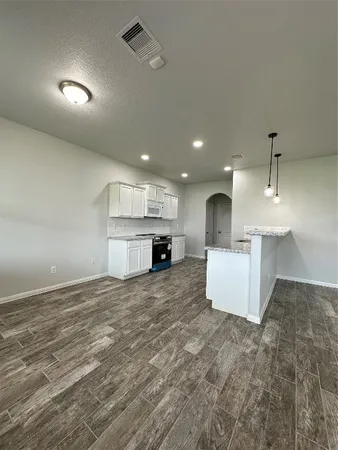 $2,000 | 5819 Golden Cove Road, Cove, TX 77523