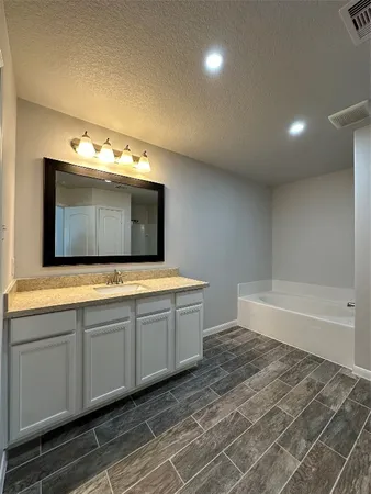 $2,000 | 5819 Golden Cove Road, Cove, TX 77523