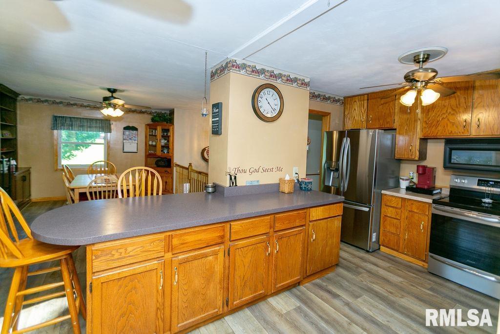 208 Lake Road Eureka, IL 61530 - Photo 11 of 43 Gallery Image 11