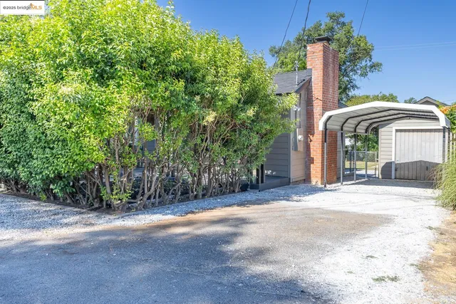 a view of a house with a outdoor space