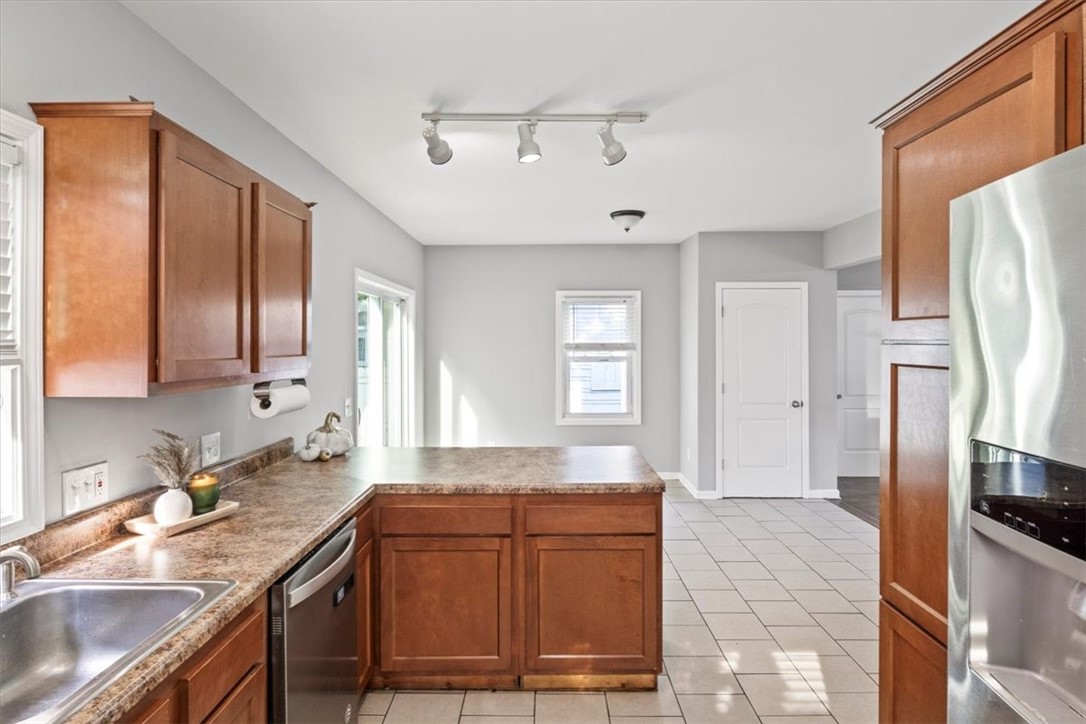 81 Leander Road Rochester, NY 14612 - Photo 7 of 25