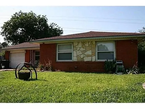 $1,850 | 438 West Phillips Court, Grand Prairie, TX 75051