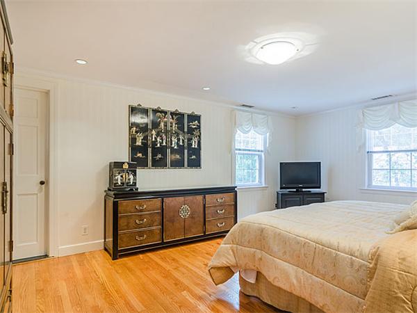 16 Nod Hill Road Newton, MA 02461 - Photo 10 of 18 Gallery Image 10