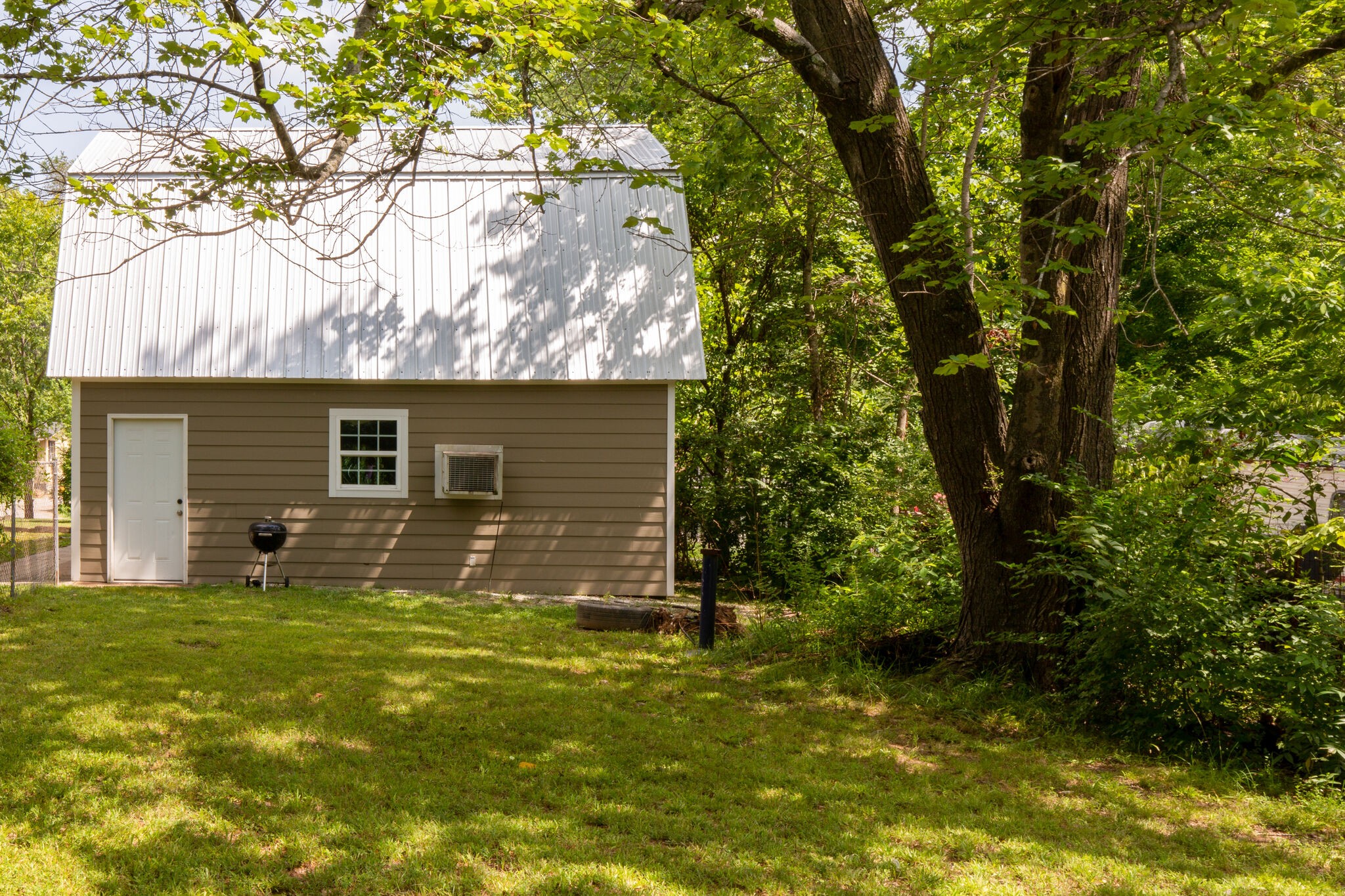 9467 Sugar Tree Road Bon Aqua, TN 37025 - Photo 5 of 23 Gallery Image 5