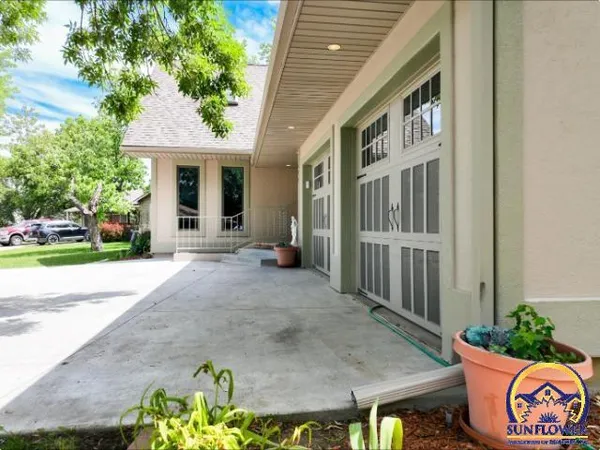 $415,000 | 300 Durink Street, St. Marys, KS 66536