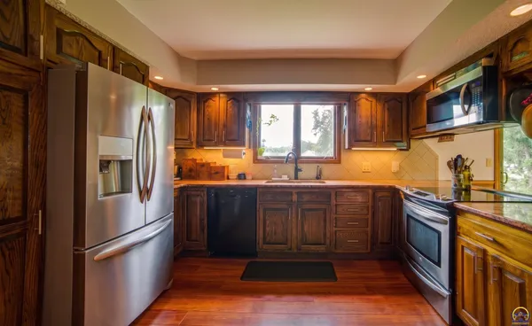 $415,000 | 300 Durink Street, St. Marys, KS 66536