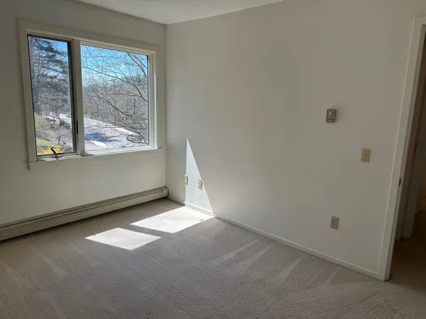 $2,350 | 1 Pine Street, Unit C32, Peterborough, NH 03458
