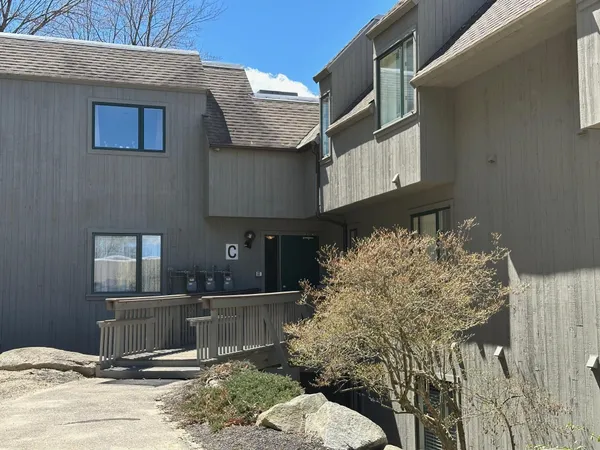 $2,350 | 1 Pine Street, Unit C32, Peterborough, NH 03458