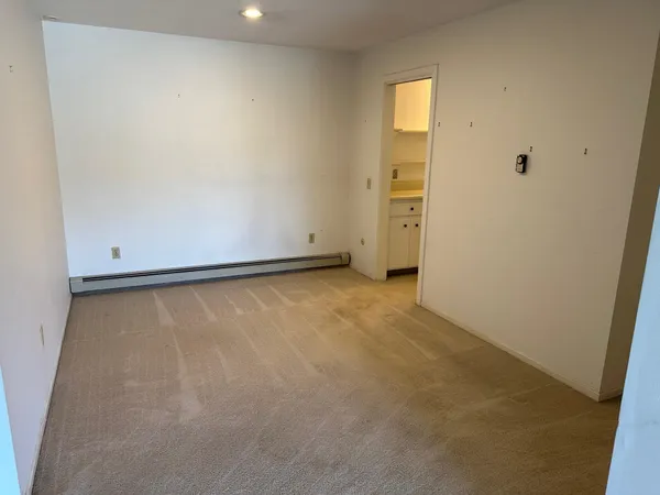 $2,350 | 1 Pine Street, Unit C32, Peterborough, NH 03458