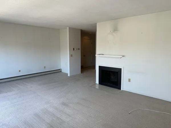 $2,350 | 1 Pine Street, Unit C32, Peterborough, NH 03458