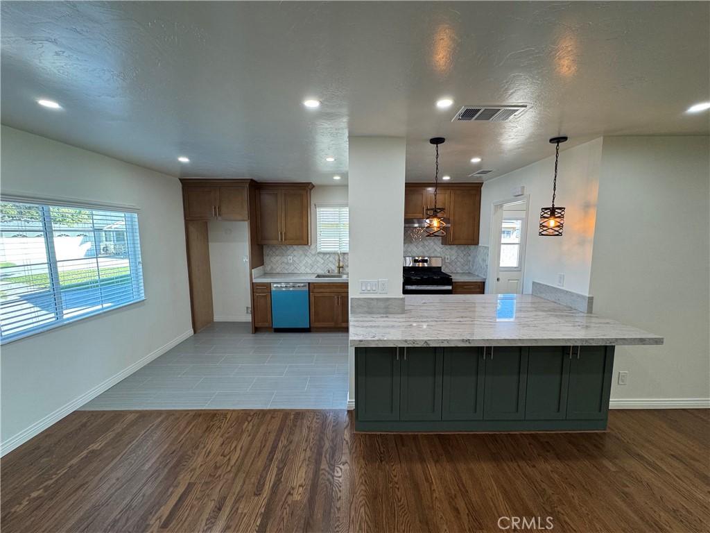 1300 West Ricky Lane Anaheim, CA 92802 - Photo 11 of 33