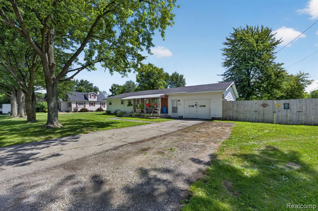 5233 Torrey Road Flint, MI 48507 - Photo 7 of 45