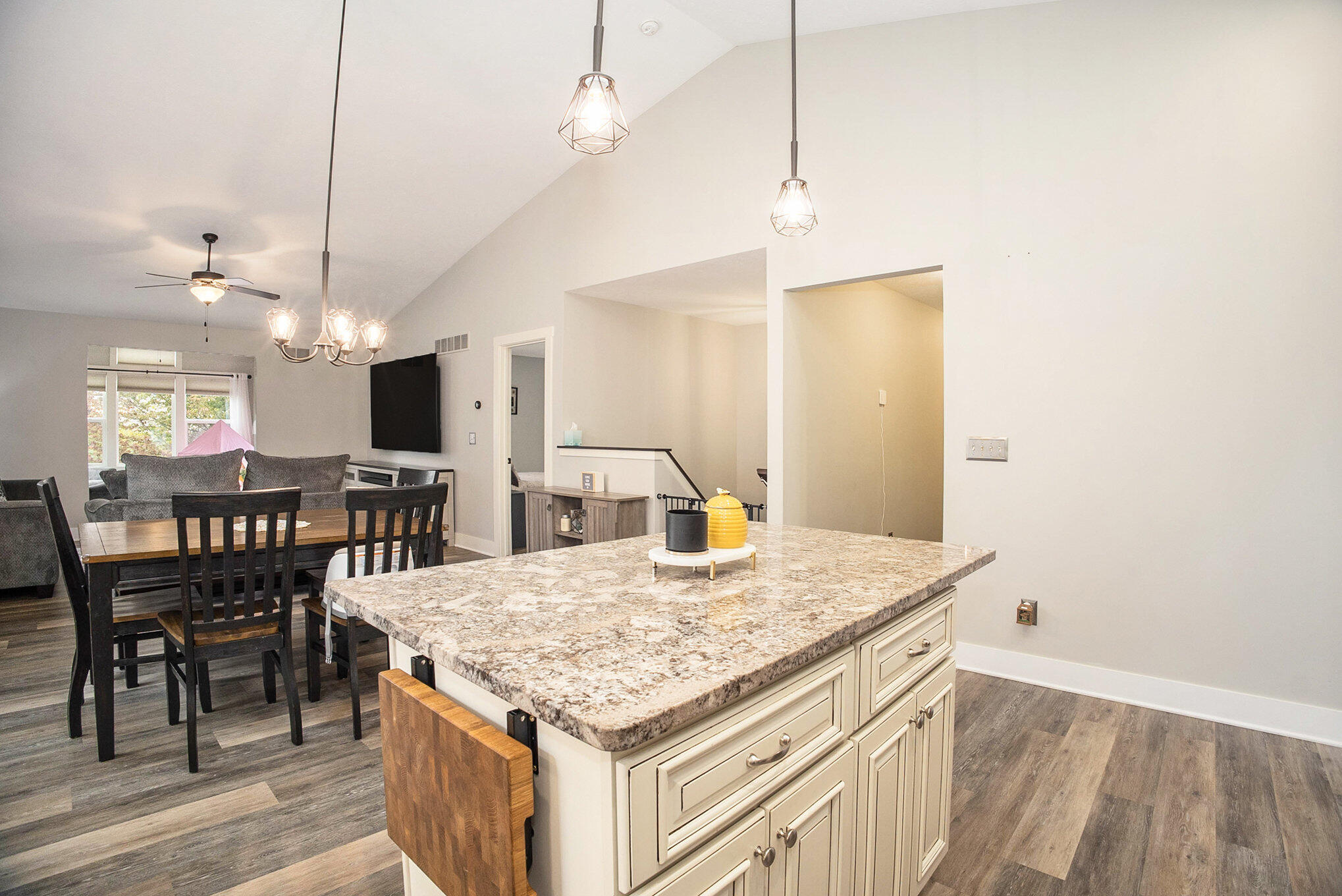 2992 Raspberry Lane Holland, MI 49424 - Photo 5 of 21 008__42a9417_383