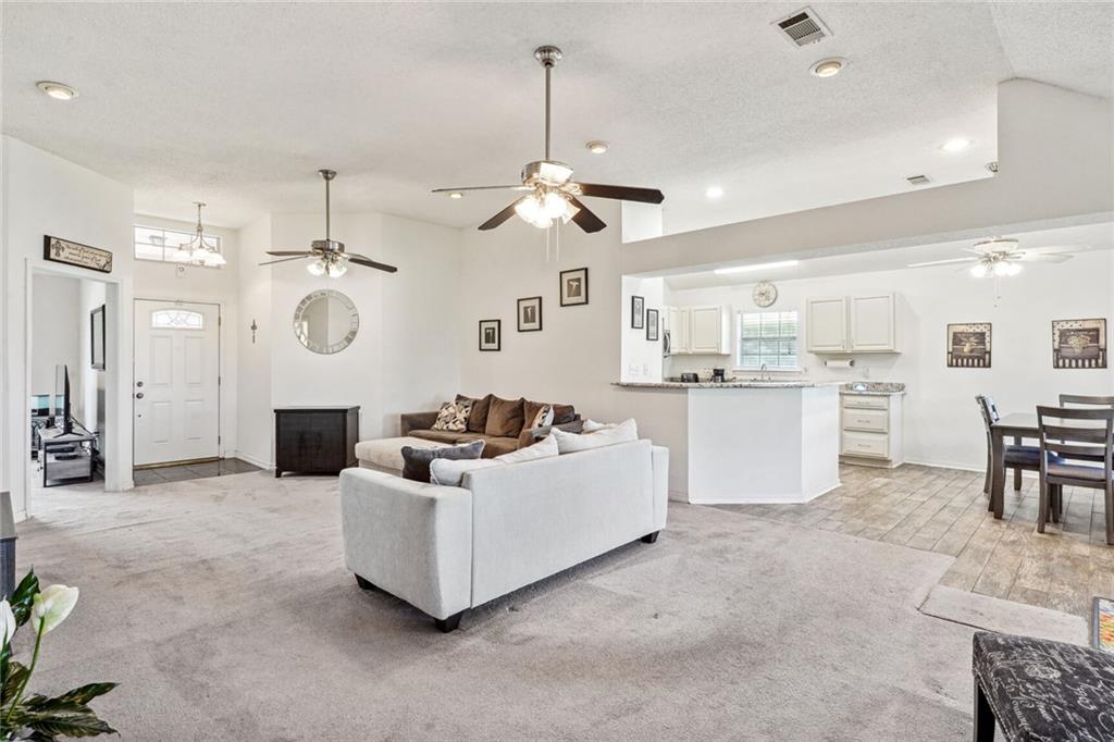 194 Moonraker Drive Slidell, LA 70458 - Photo 2 of 15