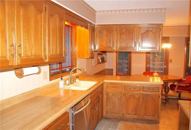 $330,000 | 2400 Northeast 66th Street, Kansas City, MO 64118