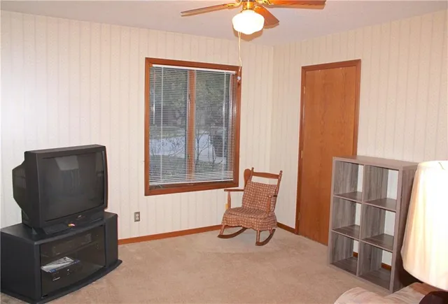 $330,000 | 2400 Northeast 66th Street, Kansas City, MO 64118