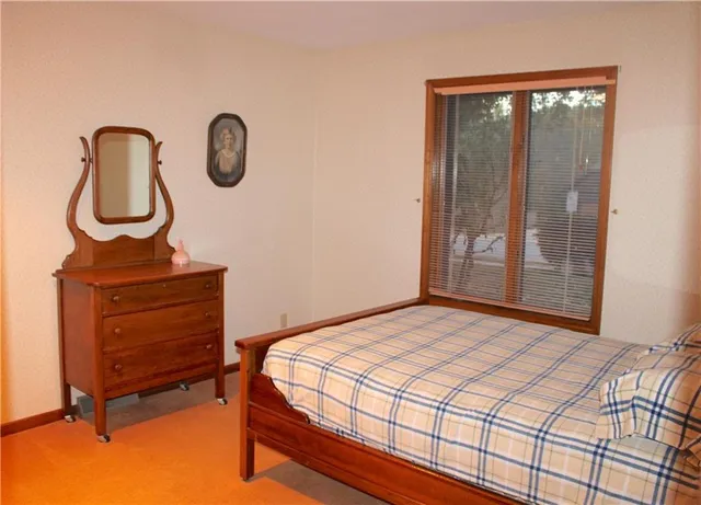 $330,000 | 2400 Northeast 66th Street, Kansas City, MO 64118