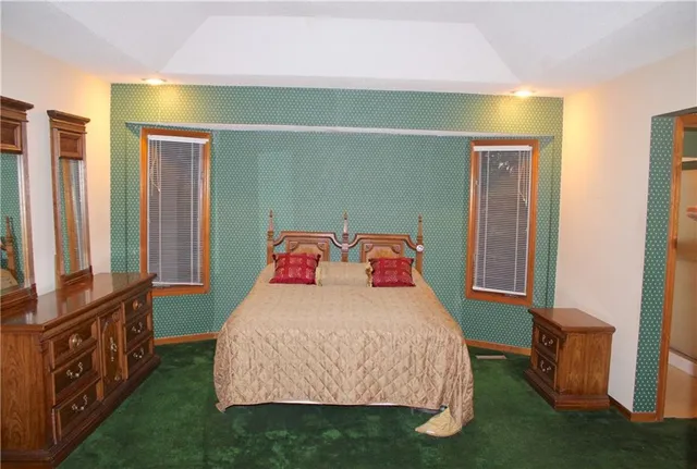 $330,000 | 2400 Northeast 66th Street, Kansas City, MO 64118