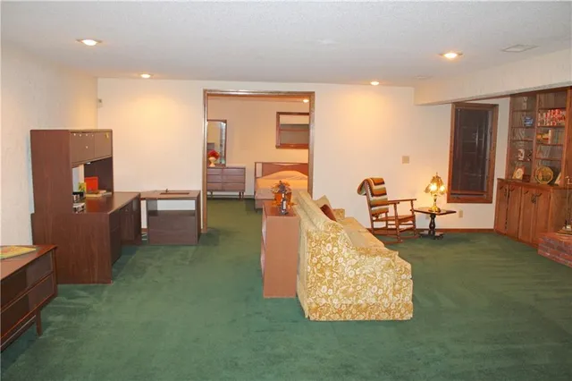 $330,000 | 2400 Northeast 66th Street, Kansas City, MO 64118