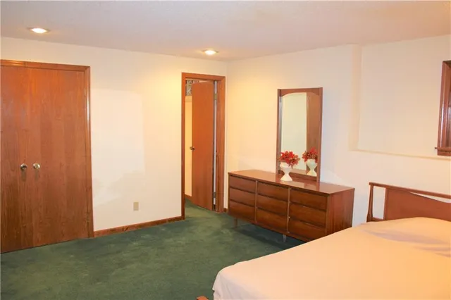 $330,000 | 2400 Northeast 66th Street, Kansas City, MO 64118