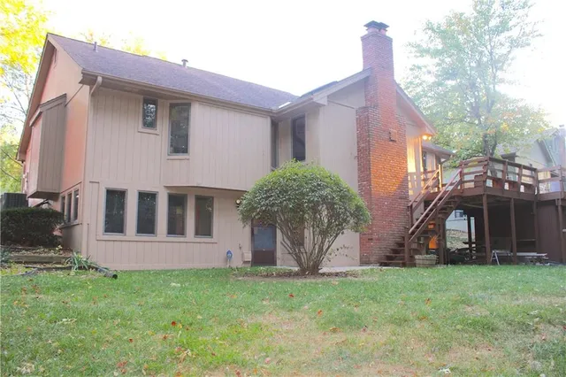 $330,000 | 2400 Northeast 66th Street, Kansas City, MO 64118