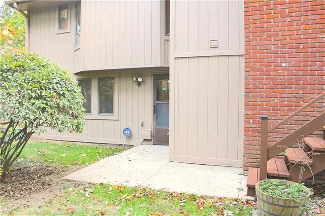 $330,000 | 2400 Northeast 66th Street, Kansas City, MO 64118