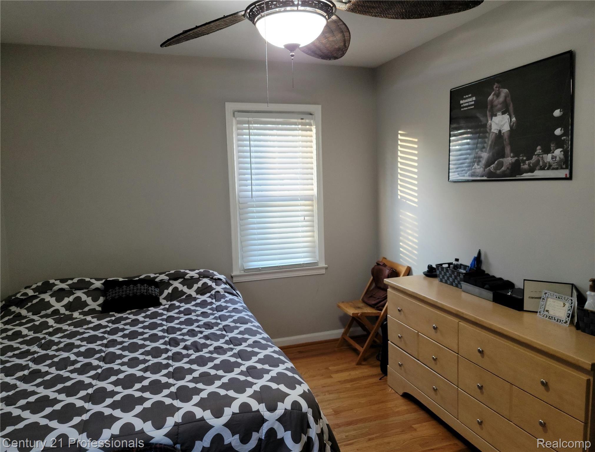 3329 Chester Road Royal Oak, MI 48073 - Photo 13 of 17 11.jpg