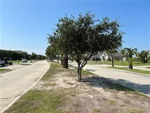 $230,000 | 2064 Lakeshore Boulevard South, Slidell, LA 70461