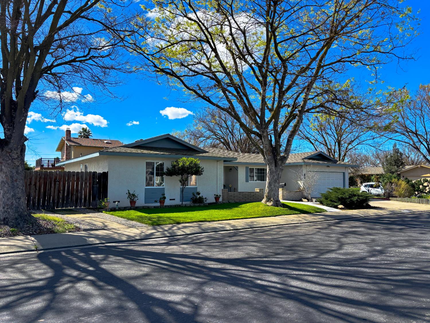 1600 Fairington Lane Modesto, CA 95355 - Photo 2 of 27