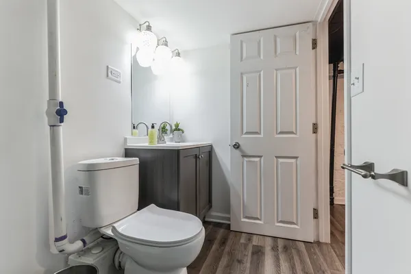 $1,000 | 1710 West 4th Street, Dixon, IL 61021