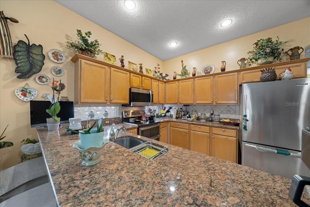 1010 Raining Meadows Lane Orlando, FL 32824 - Photo 15 of 57