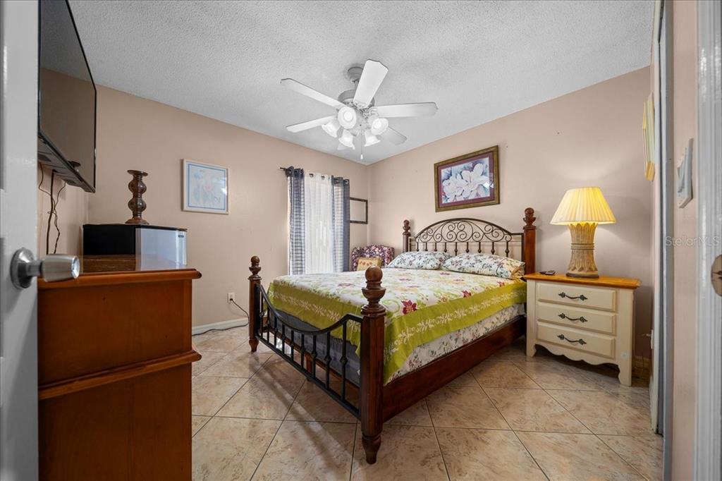 1010 Raining Meadows Lane Orlando, FL 32824 - Photo 37 of 57