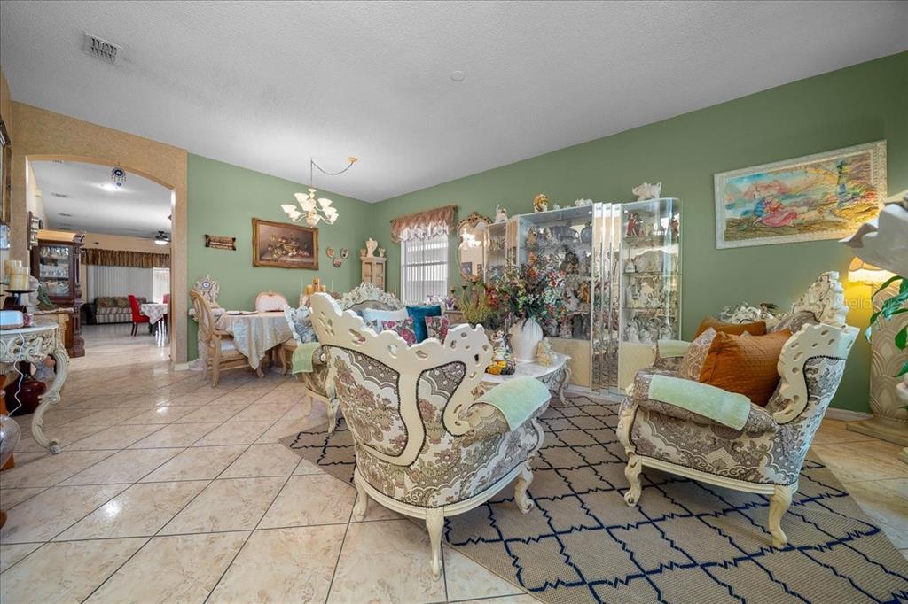 1010 Raining Meadows Lane Orlando, FL 32824 - Photo 6 of 57