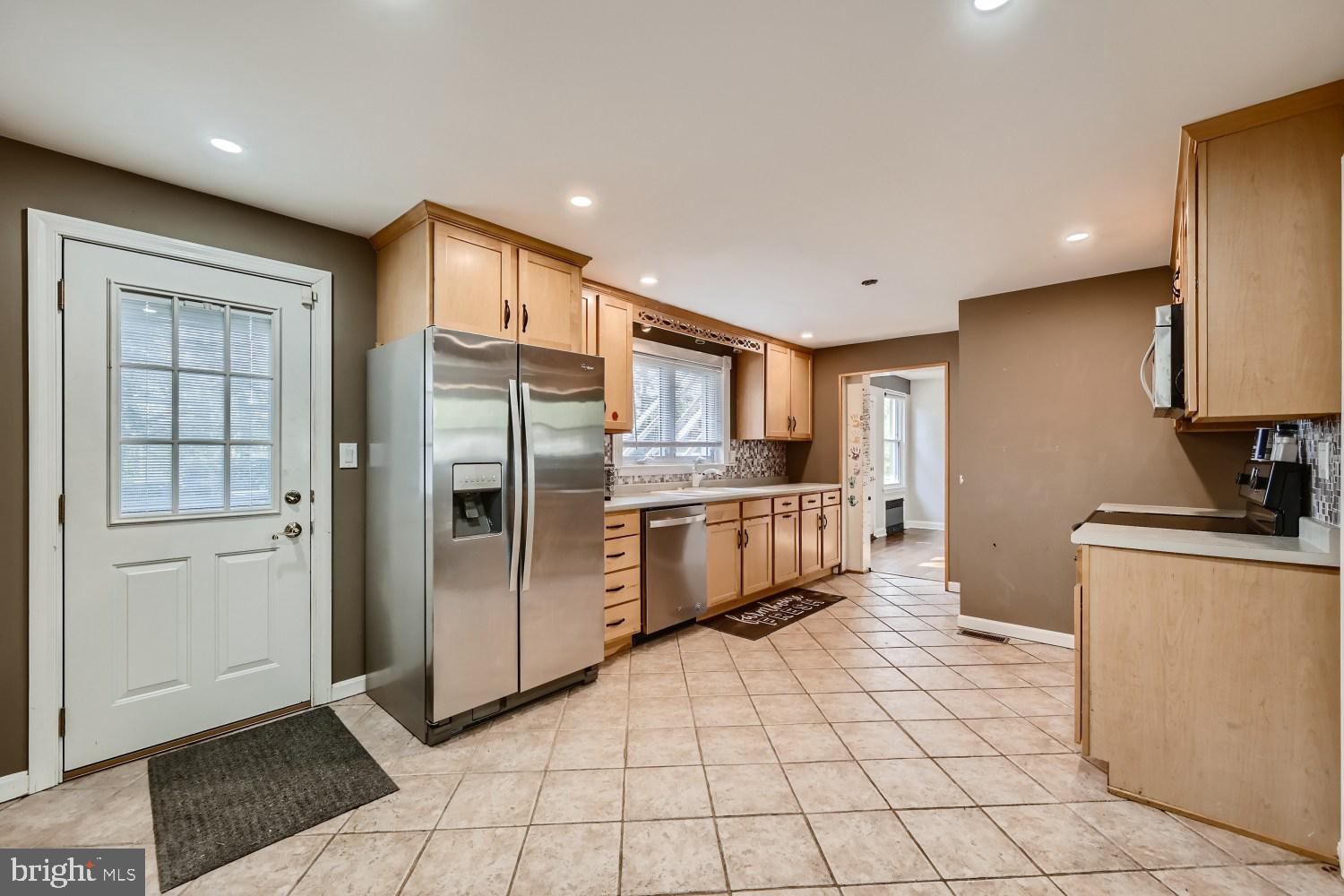 6005 Shady Spring Avenue Rosedale, MD 21237 - Photo 5 of 28