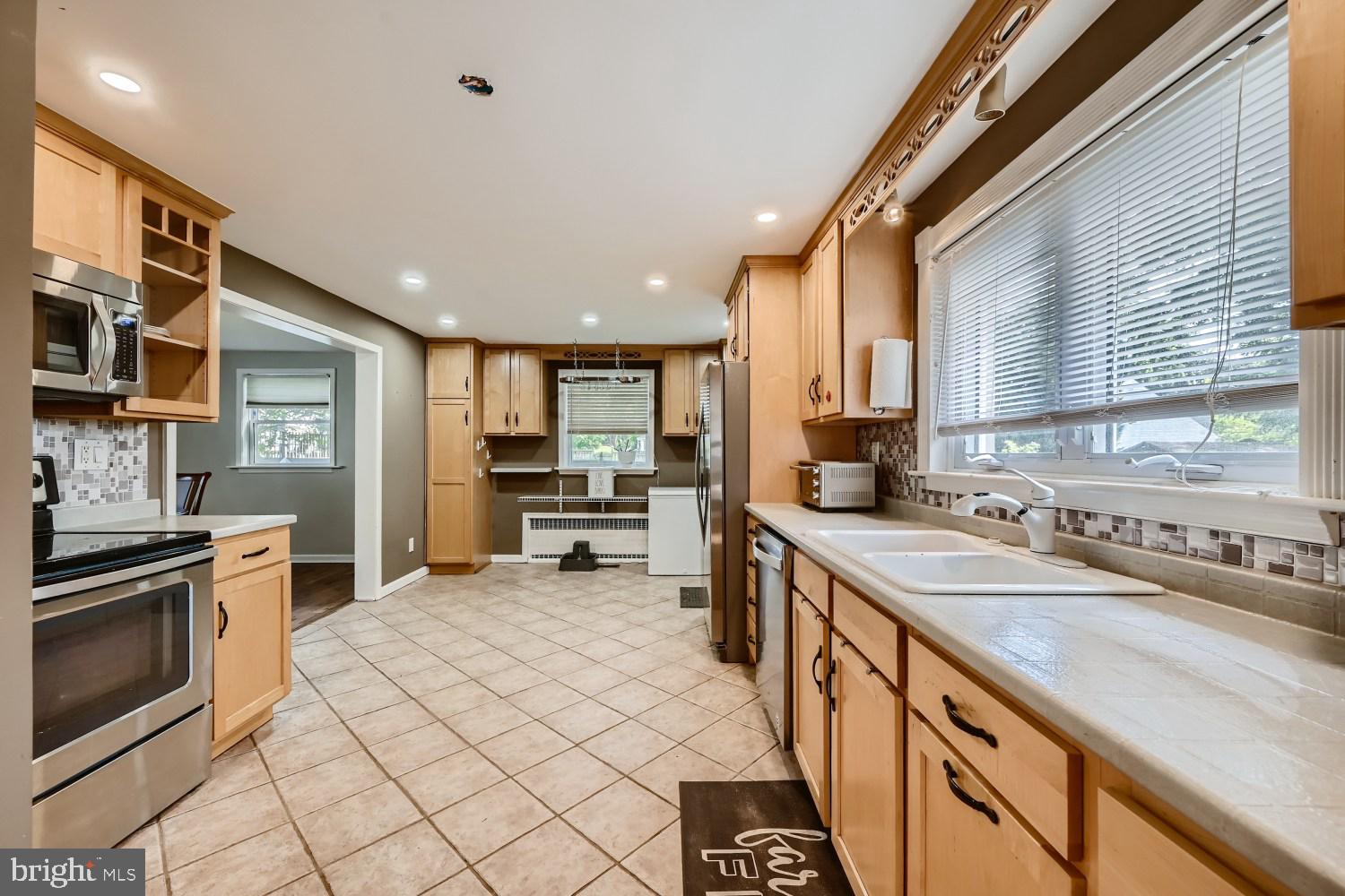 6005 Shady Spring Avenue Rosedale, MD 21237 - Photo 6 of 28