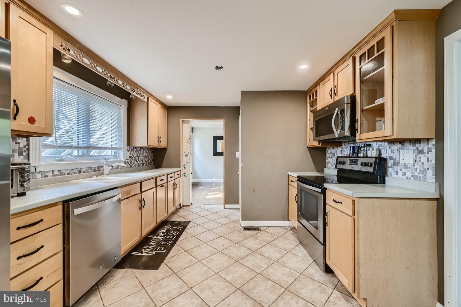 6005 Shady Spring Avenue Rosedale, MD 21237 - Photo 10 of 28