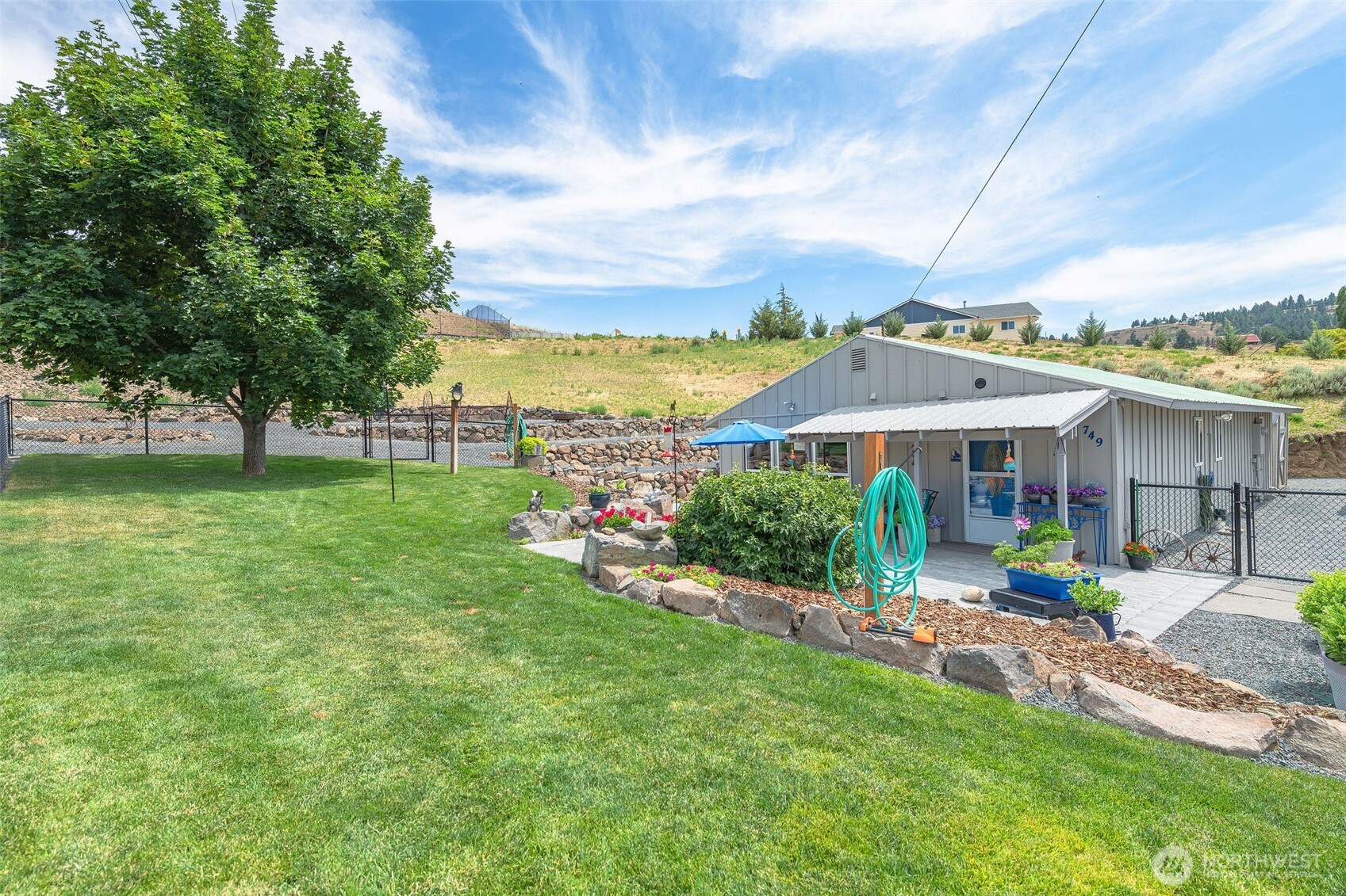 749 Wheeler Hill Road Wenatchee, WA 98801 - Photo 5 of 40