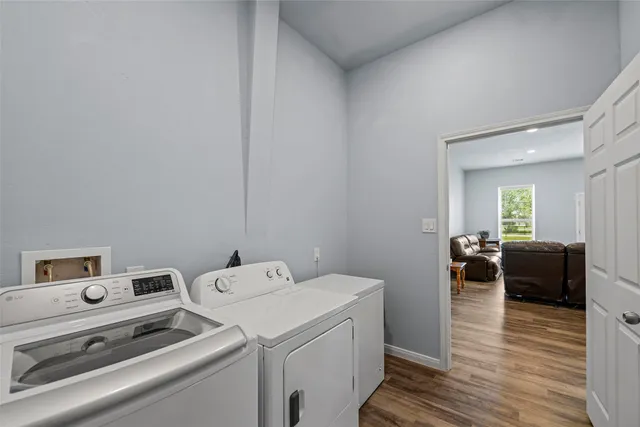 a view of utility room