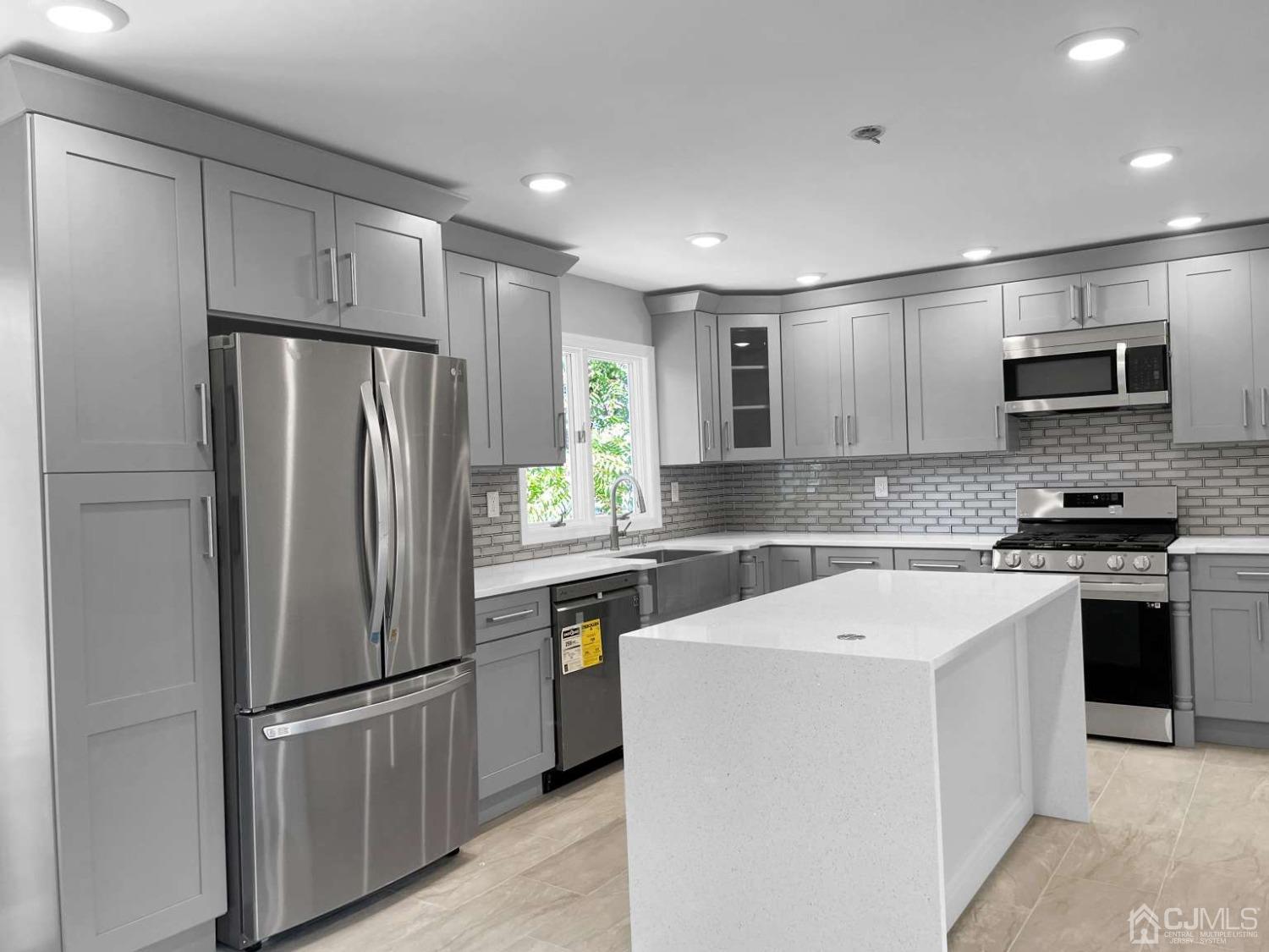 16 Eli Road Colonia, NJ 07067 - Photo 3 of 18 Gallery Image 3