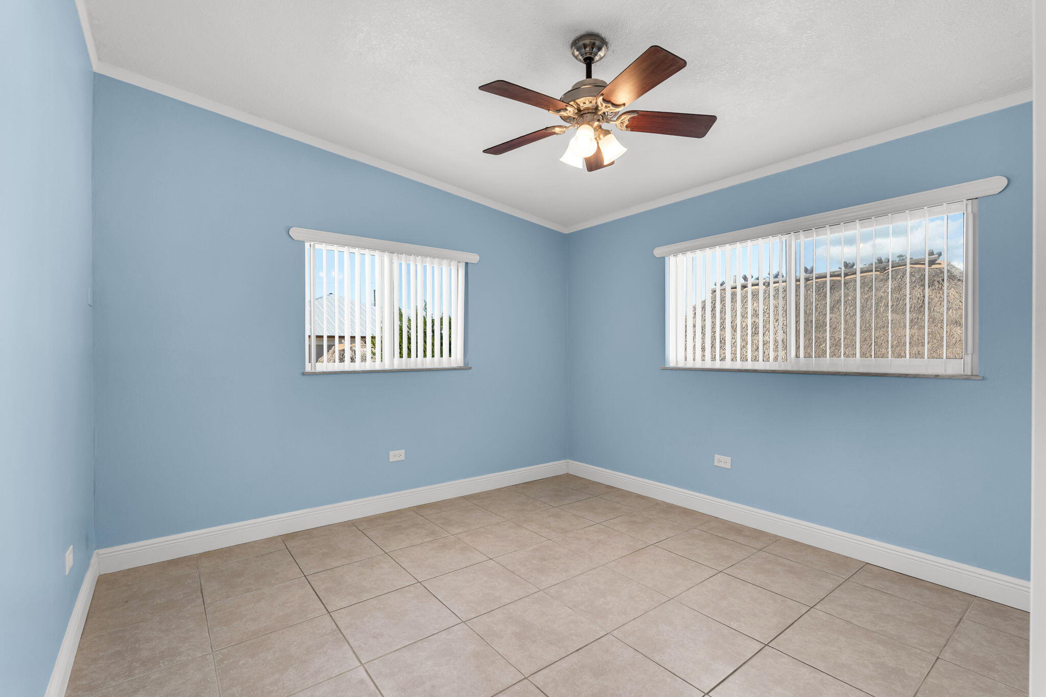 527 Sound Drive Key Largo, FL 33037 - Photo 30 of 50 an empty room with windows