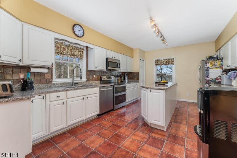 434 Charlestown Road Hampton, NJ 08827 - Photo 13 of 39