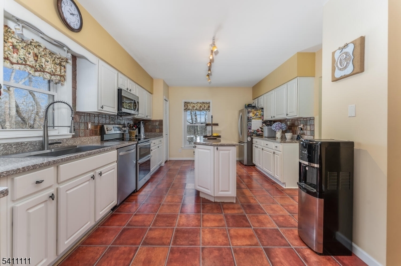 434 Charlestown Road Hampton, NJ 08827 - Photo 14 of 39