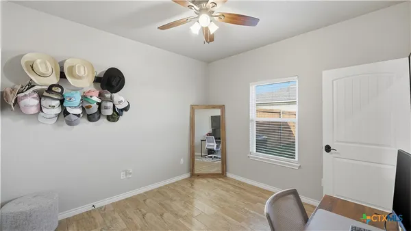 a view of a livingroom with window