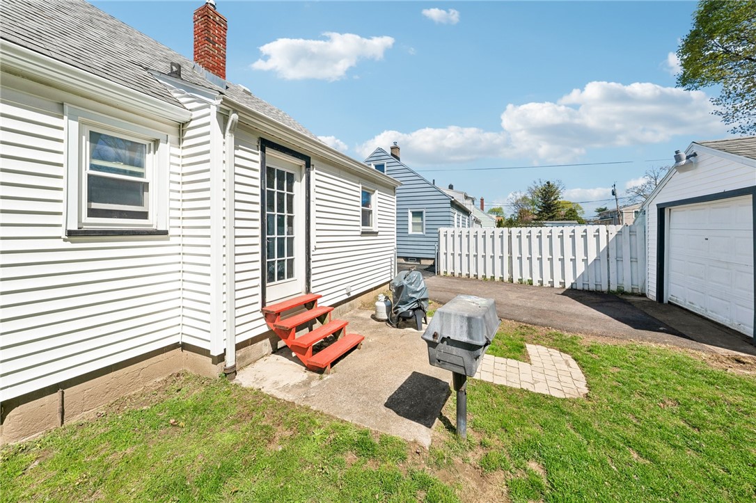 181 Leonard Road Greece, NY 14616 - Photo 24 of 31 Back Patio
